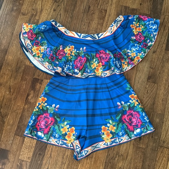 Super cute Romper!! - Picture 1 of 9